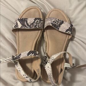 Black and White Platform Shoes with Snake Print